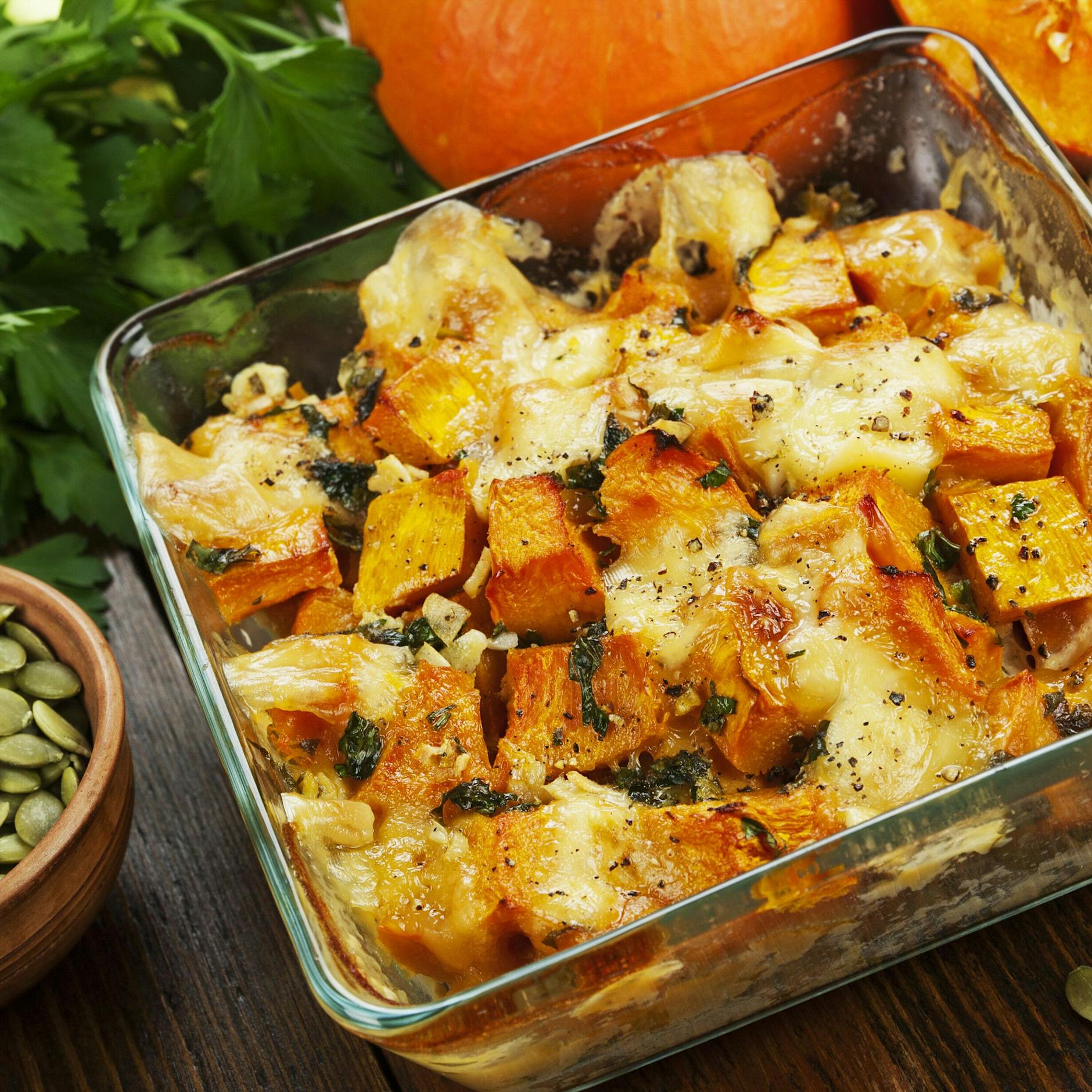 Geniales Herbst-Rezept: Kürbis-Auflauf mit richtig viel Käse