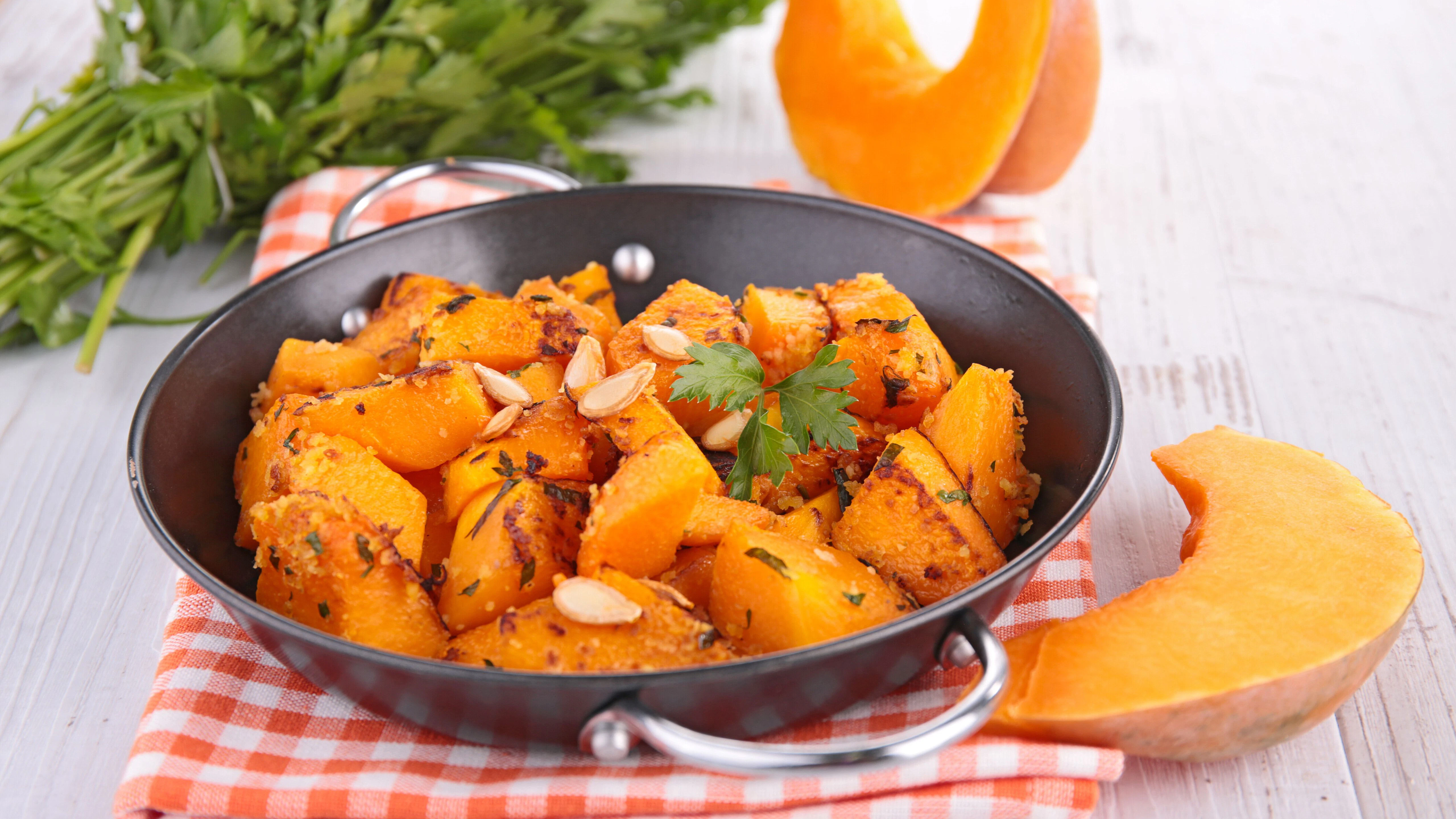 Das Rezept für Kürbis-Auflauf schmeckt so richtig nach Herbst.