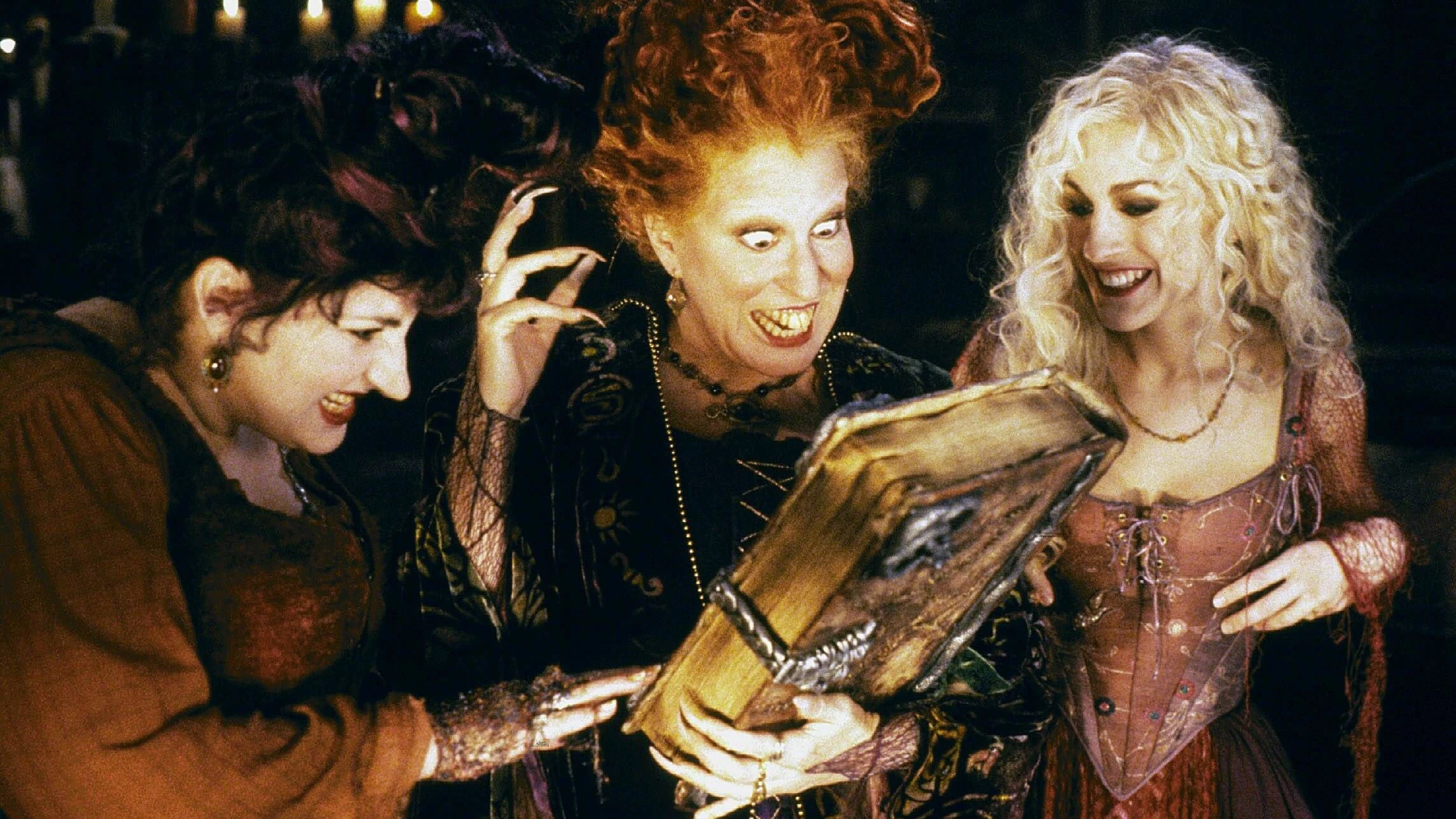 Die Sanderson-Schwestern aus „Hocus Pocus“ sorgen auf Disney+ für Halloween-Stimmung.