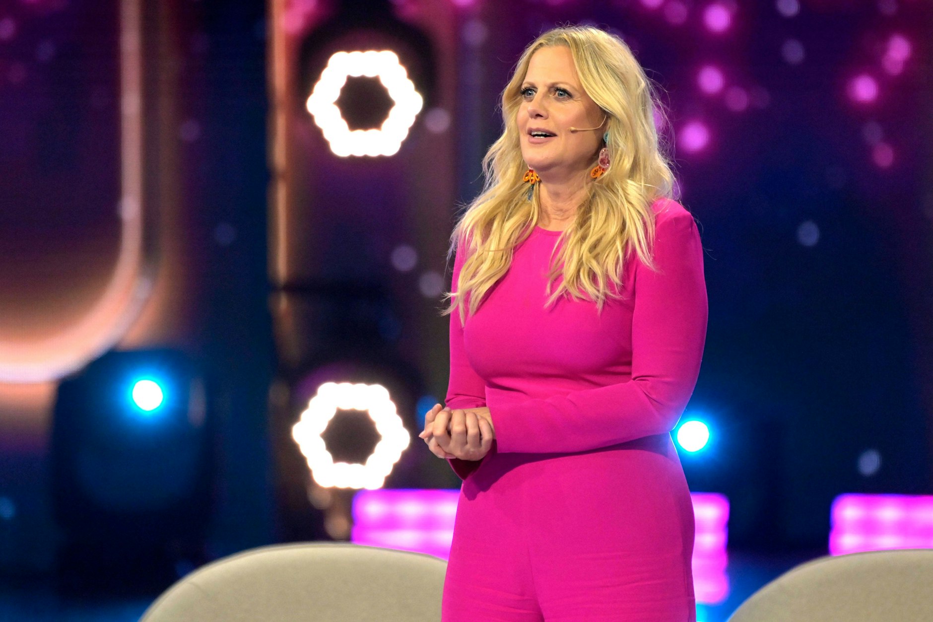 Barbara Schöneberger in der ARD-Unterhaltungsshow „Verstehen Sie Spaß?“ am 7. Oktober 2023