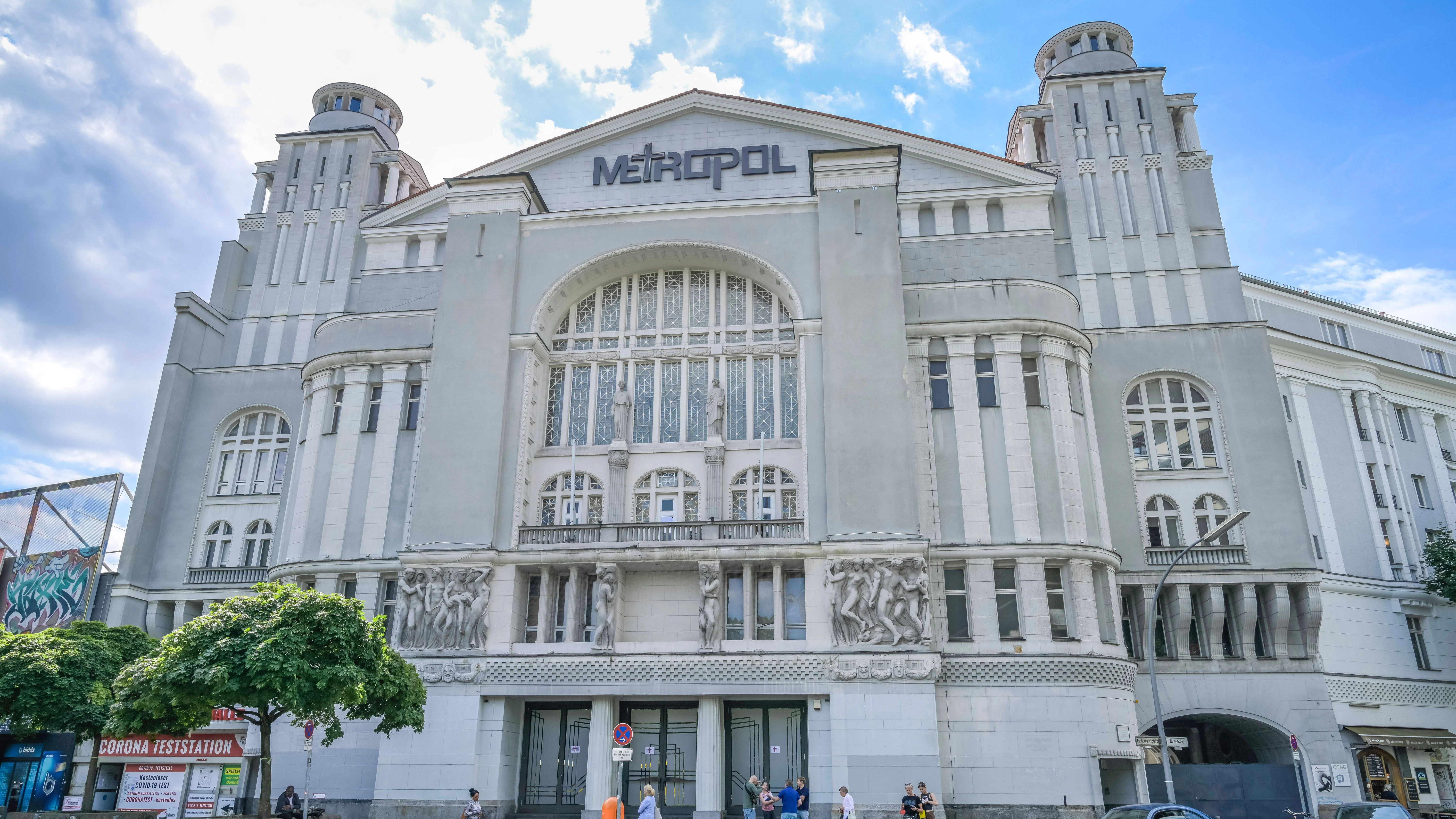 Das Metropol am Nollendorfplatz, hier gehen die Protagonisten shoppen.