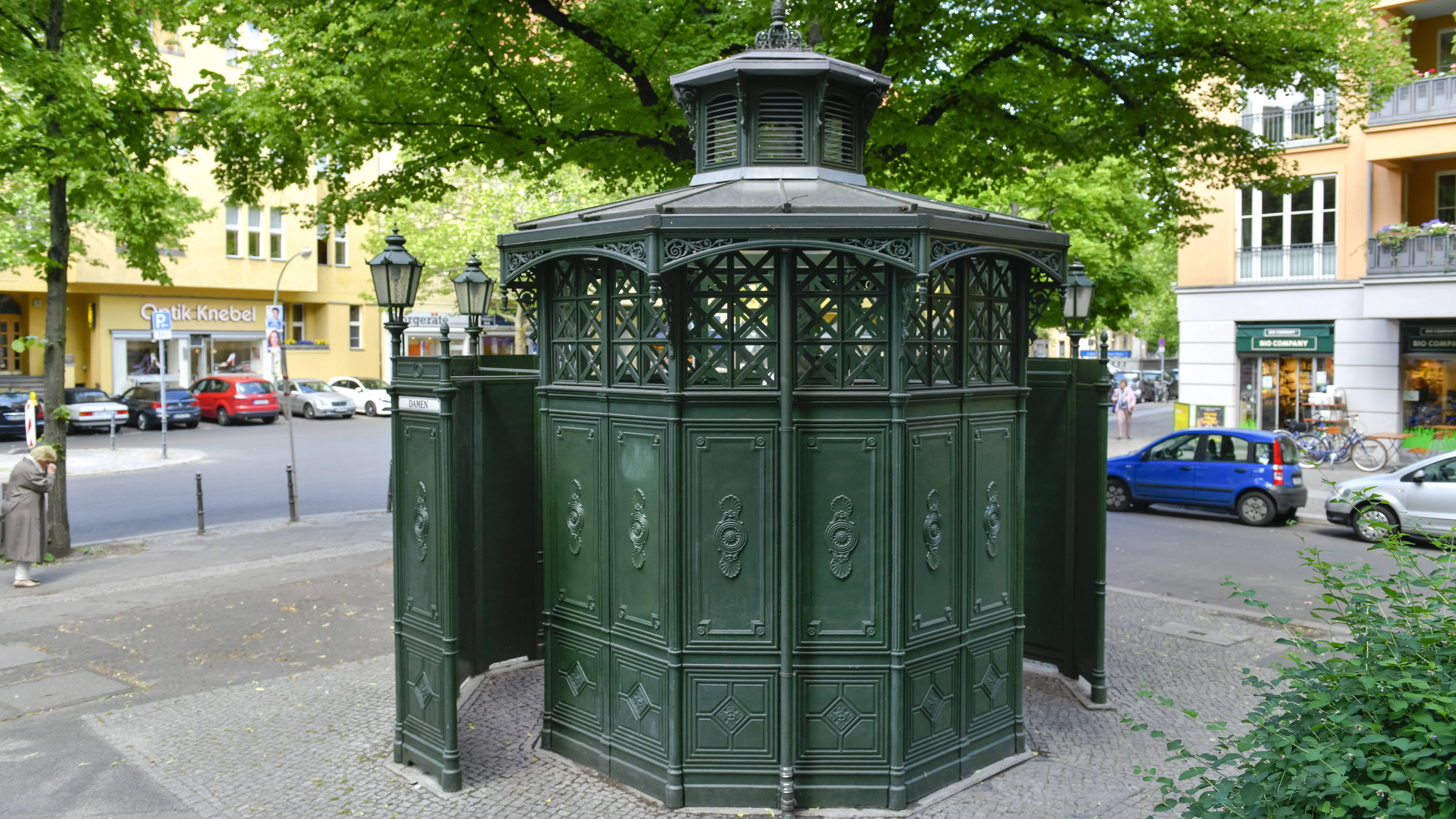 Das historische Pissoir am Rüdesheimer Platz