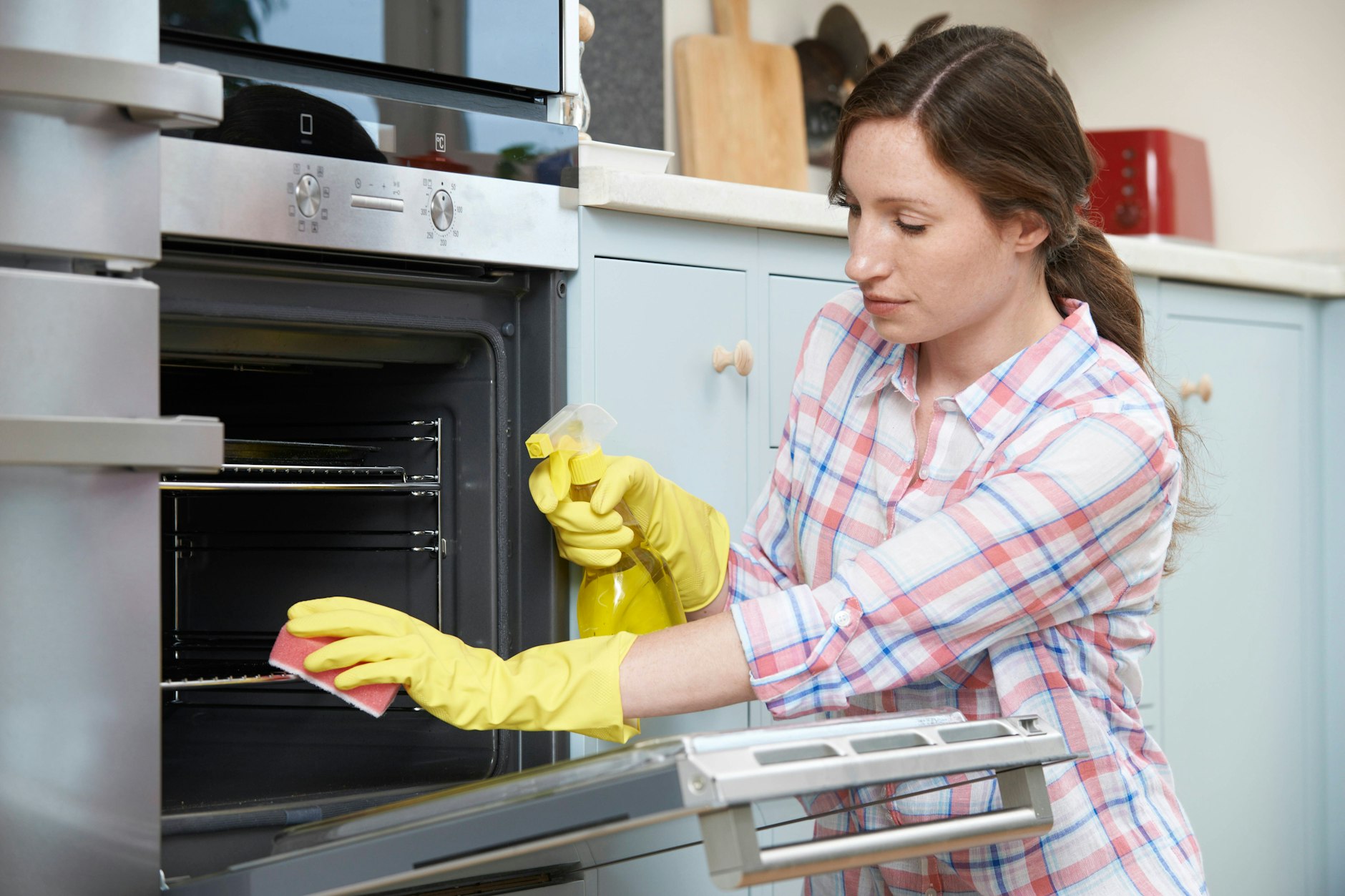 Der Backofen lässt sich wunderbar mit Backpulver reinigen. Tipps