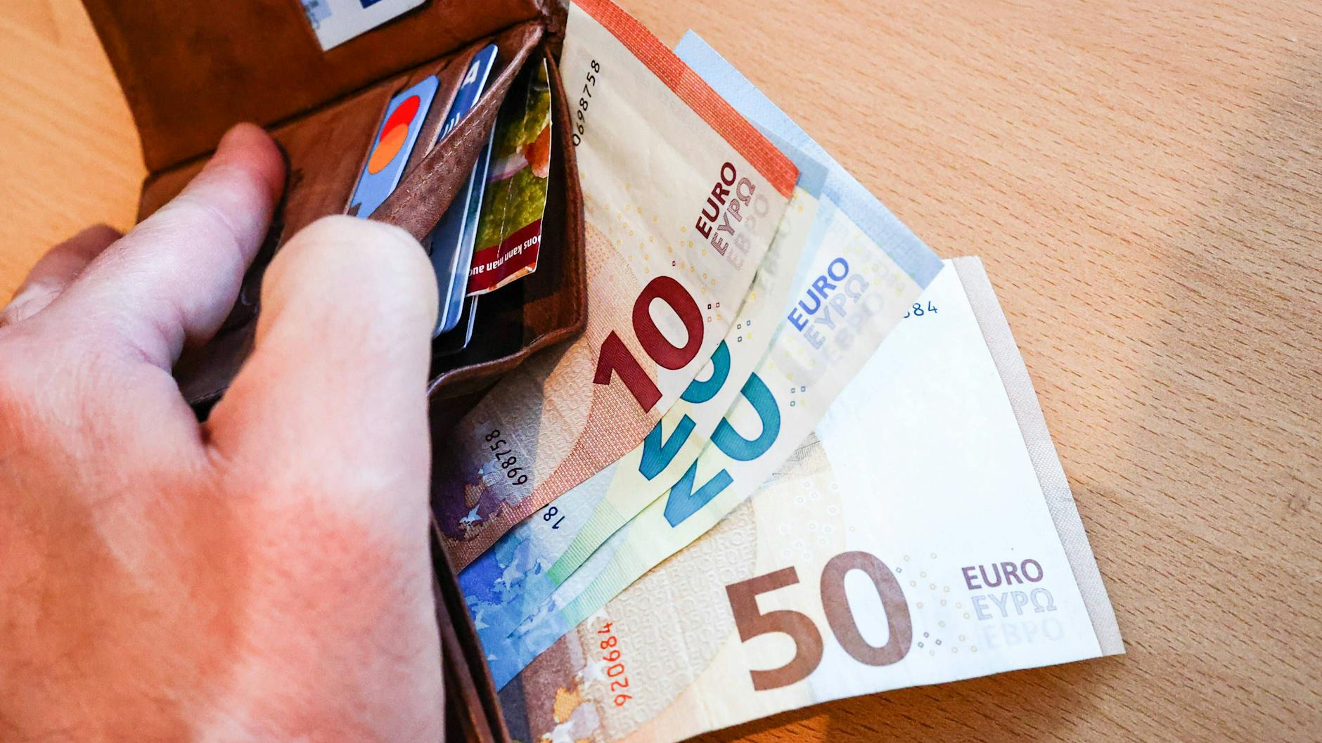Die Zinsen für Dispokredite sind deutlich gestiegen.