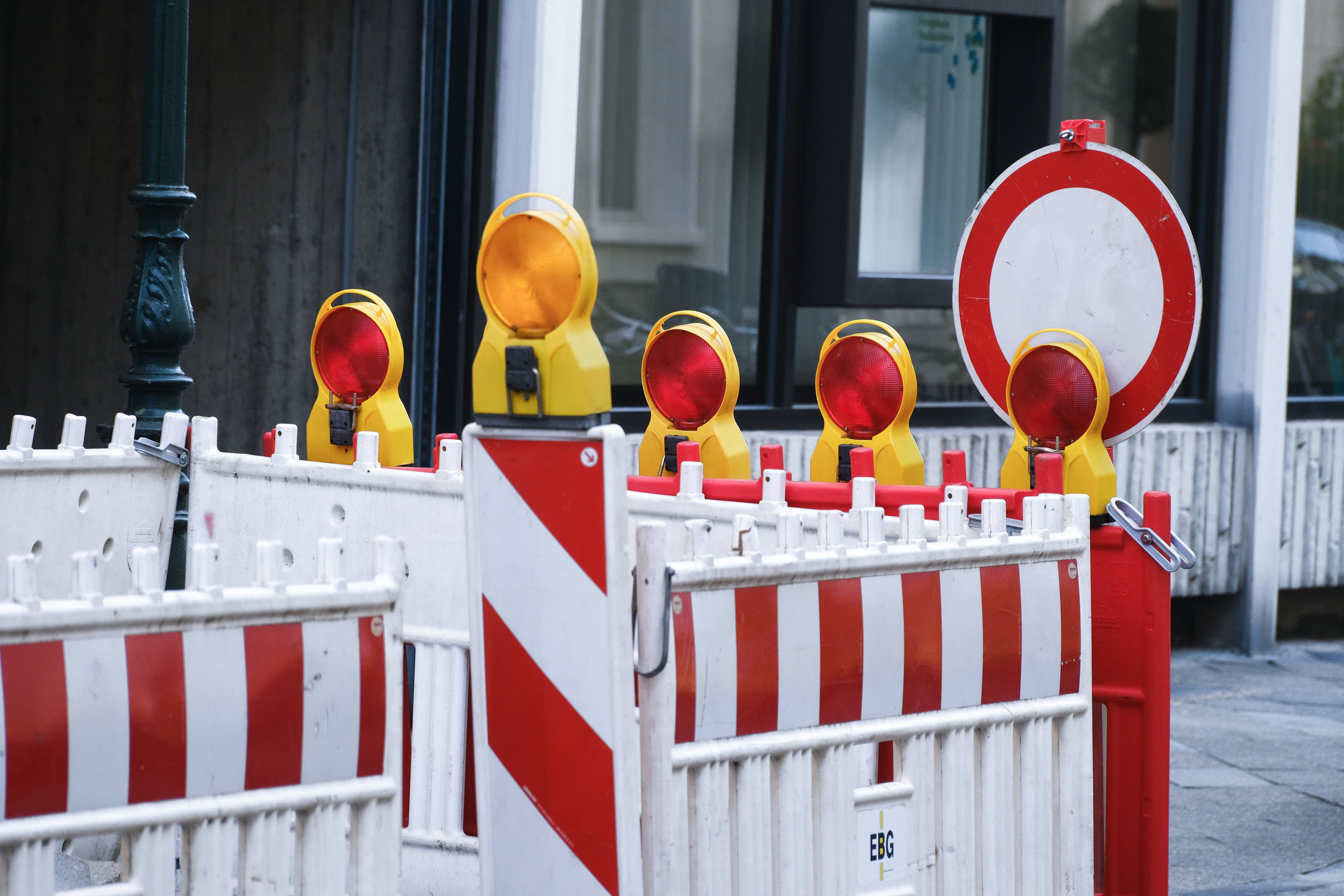 Chaos am Mittwoch: Sperrungen auf der A111 und in Friedrichshain!