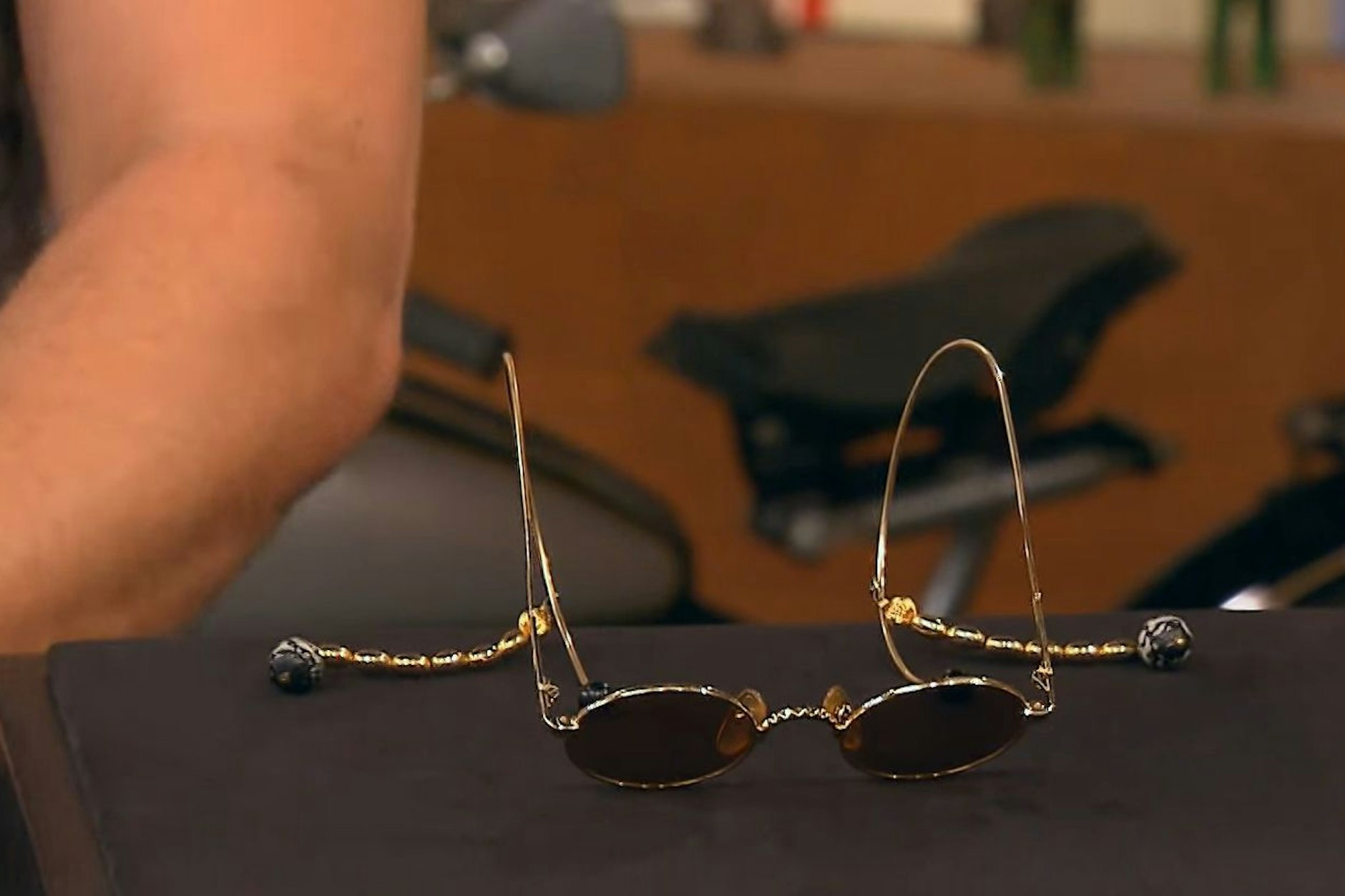 Echt verrückt: eine Steampunk-Sonnenbrille von Jean Paul Gaultier bei „Bares für Rares“.