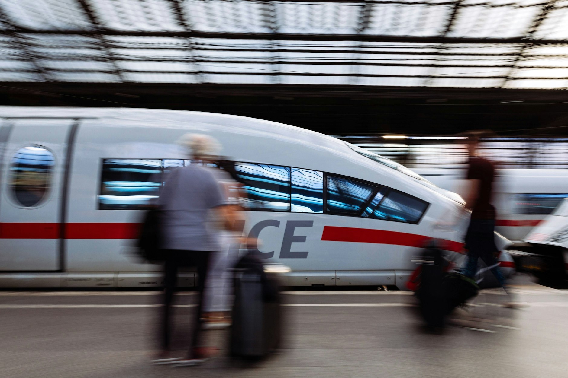 Bahnfahren wird ab 10. Dezember 2023 teurer. 