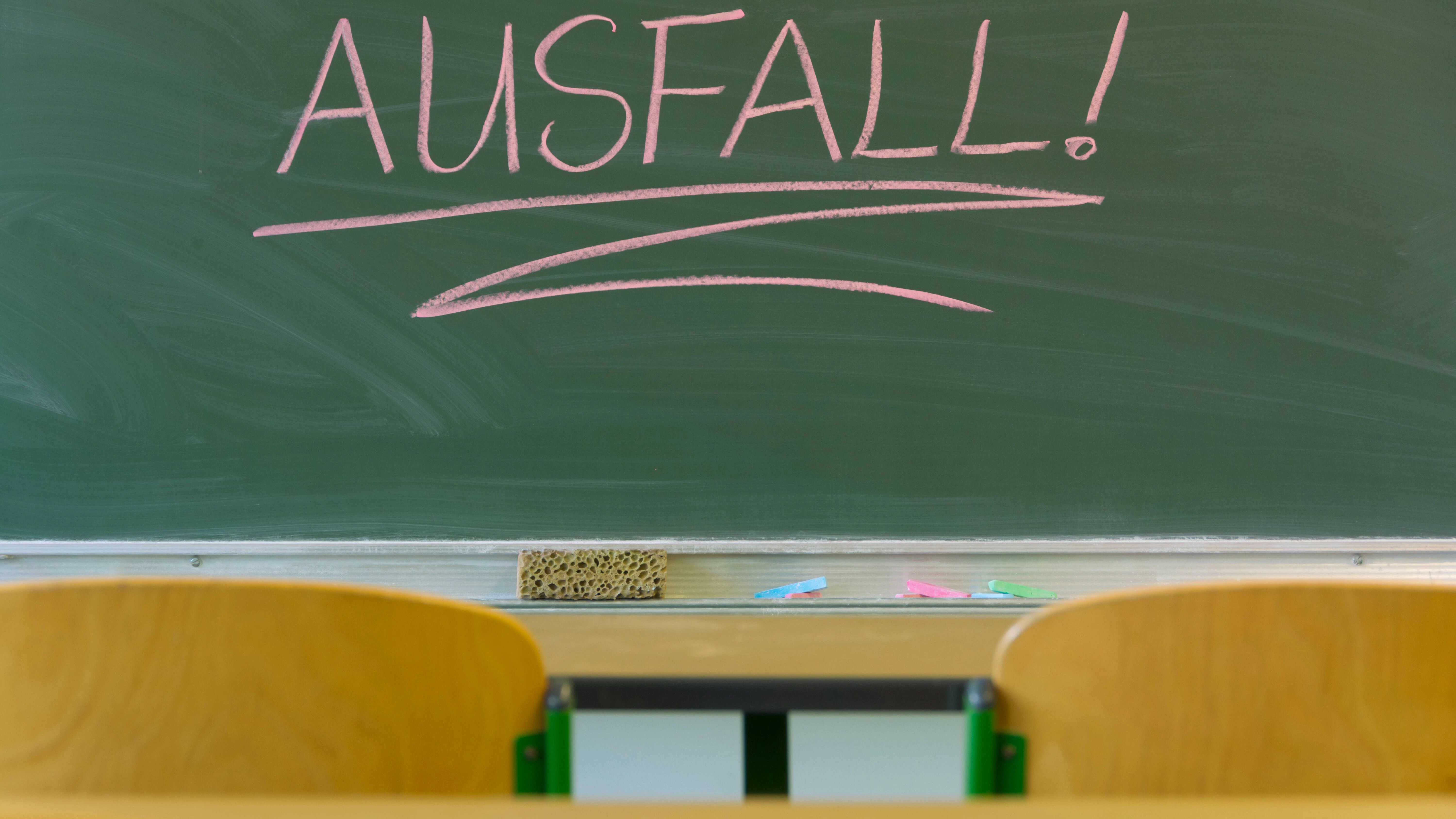 Um ihren Forderungen Nachdruck zu verleihen, lassen viele Berliner Lehrer von Dienstag bis Donnerstag den Unterricht ausfallen.