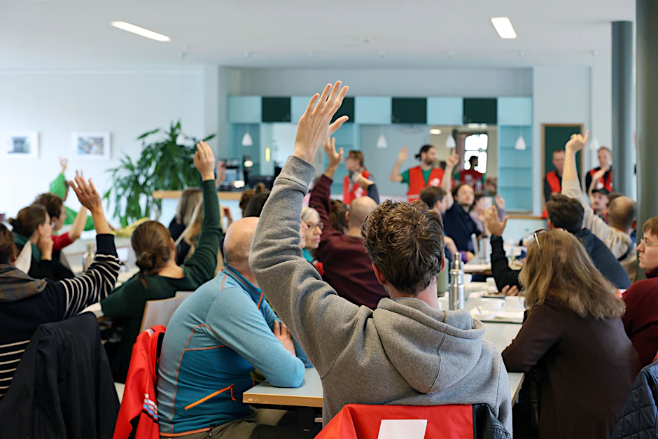 Die GEW will streiken, dazu gibt es im Streikcafé der HU Mensa Nord eine Versammlung, in der wird über die Art und Länge des Streiks abgestimmt.