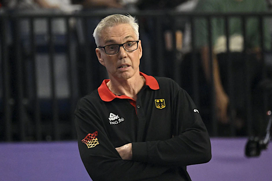 ARCHIV - Basketball-Bundestrainer Gordon Herbert sieht den Ausgang der neuen BBL-Saison recht offen.  
