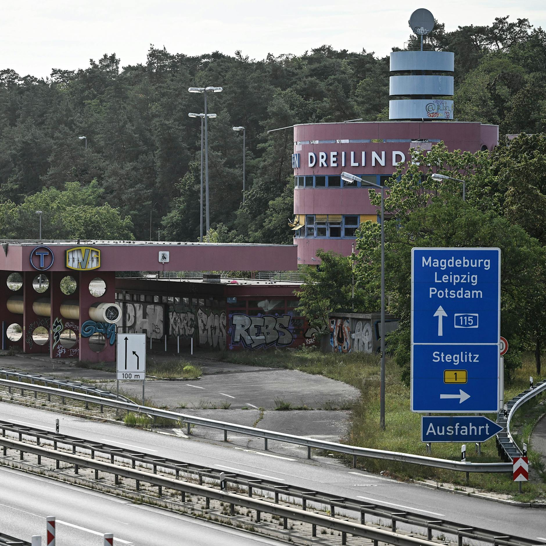 Raststätte Dreilinden: Endlich haben wir einen Lost Place weniger!