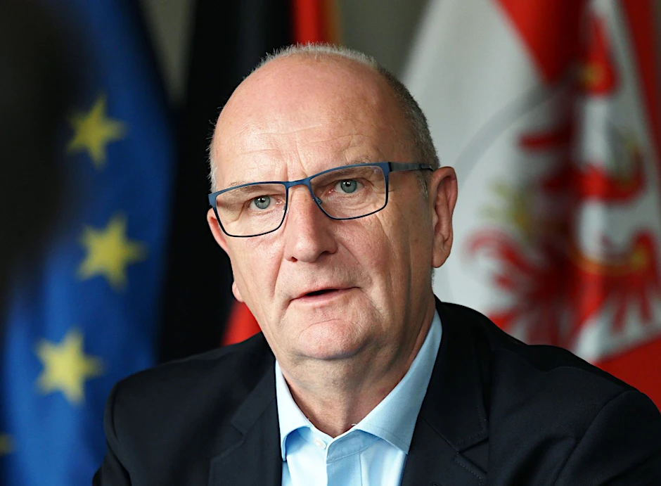 ARCHIV - Brandenburgs Ministerpräsident Dietmar Woidke in Potsdam.  a/Archivbild