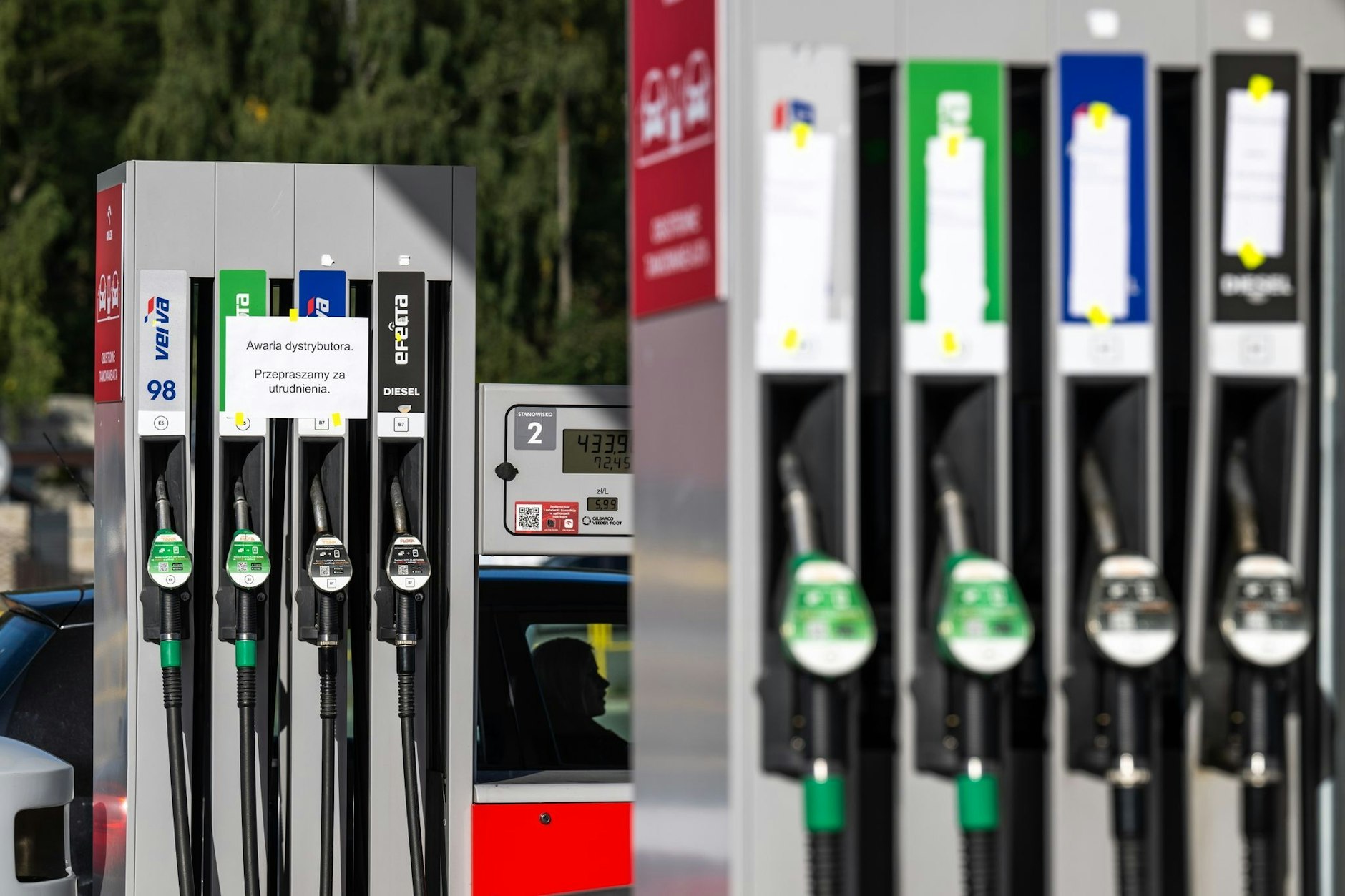 Der Terrorangriff auf Israel beeinflusst die Spritpreise an den Tankstellen bislang kaum.  