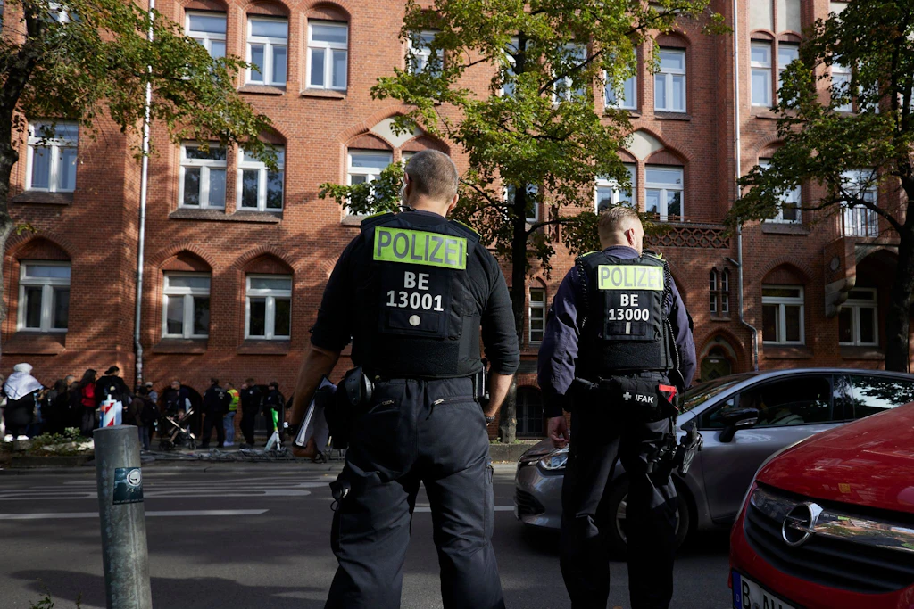 Update: Verschärfte Sicherheitslage in Berlin: Hunderte versammeln sich