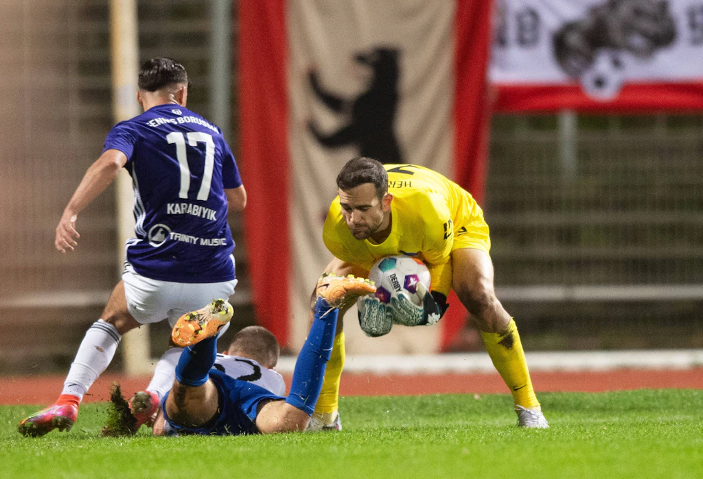 Hertha BSC: 6:1 gegen TeBe, aber Torwart Gersbeck patzt beim Comeback