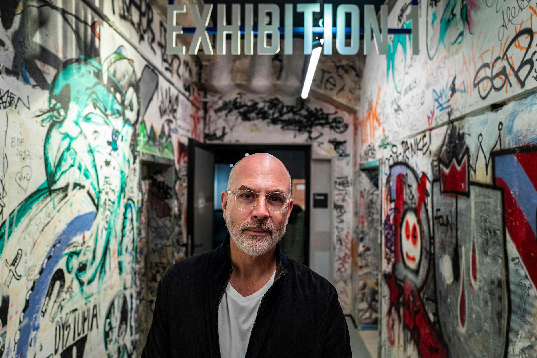 Yoram Roth: Der Unternehmer verleiht Berlin-Mitte den langersehnten urbanen Flair mit seinem Museum Fotografiska. Zudem ist der Kunstmäzen Eigentümer von Clärchens Ballhaus, das Roth zur Freude vieler Berlinerinnen und Berliner gerettet hat.