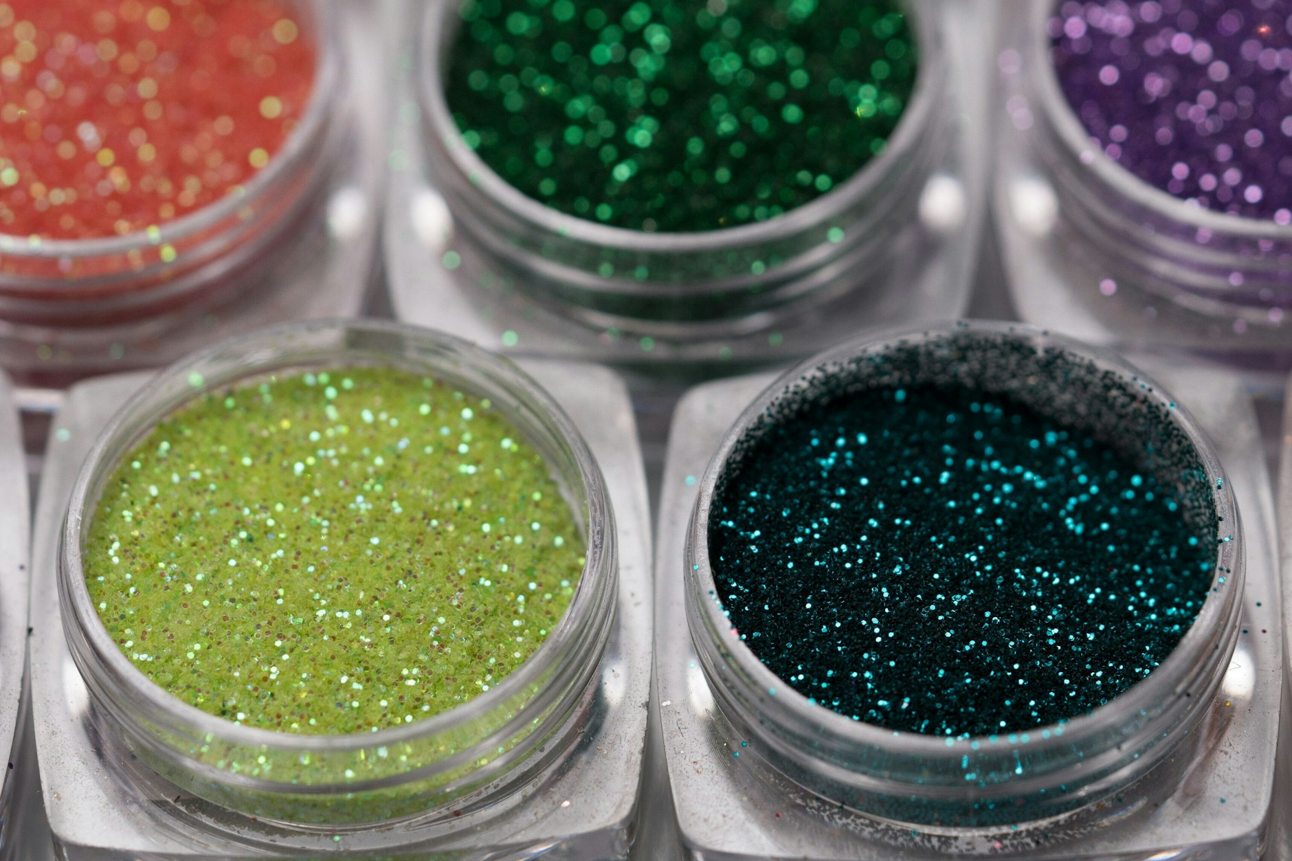 Glitzer besteht aus winzigen Plastikteilchen, soll ab dem 15. Oktober verboten werden.