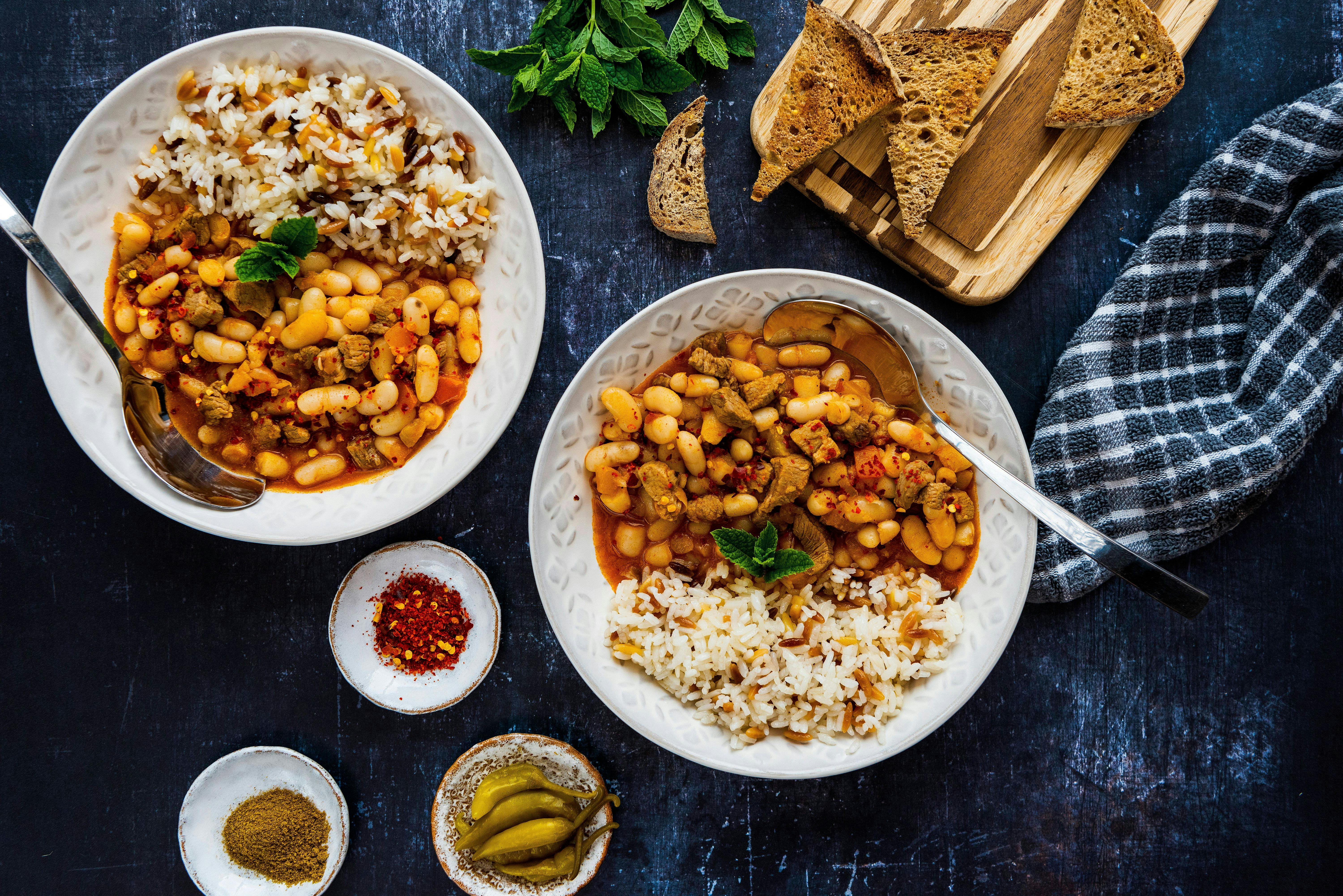 Rezept für Kuru Fasulye: Leckerer Eintopf mit Tomaten und Bohnen