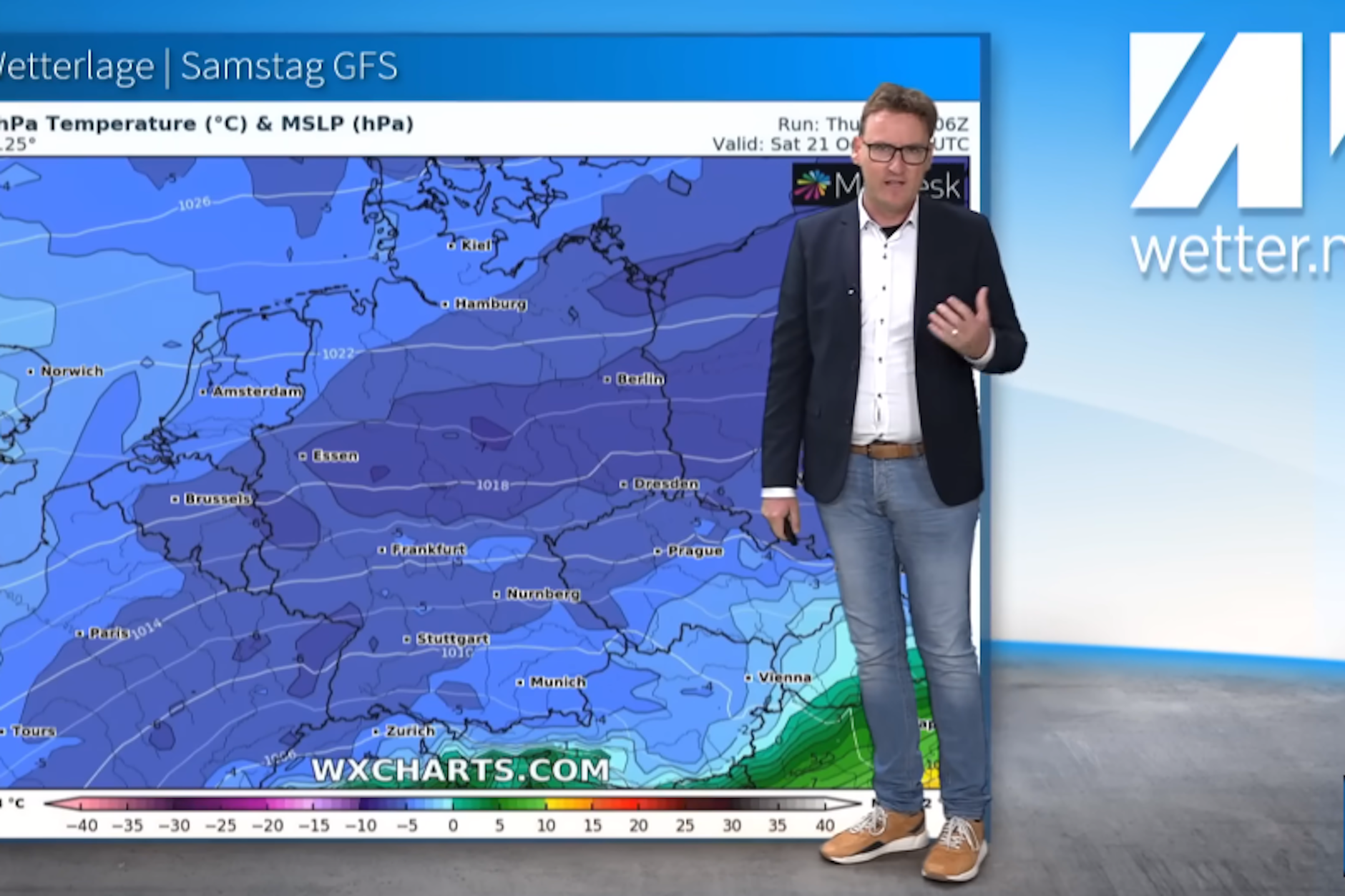 Wetter-Experte Dominik Jung erklärt die Wetterkarte, laut der das Wetter jetzt in den Wintermodus schaltet.