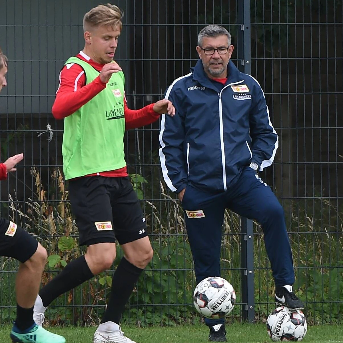 Den Cheftrainer Urs Fischer (r.) konnte Lennard Maloney seinerzeit in Köpenick nicht von sich überzeugen.