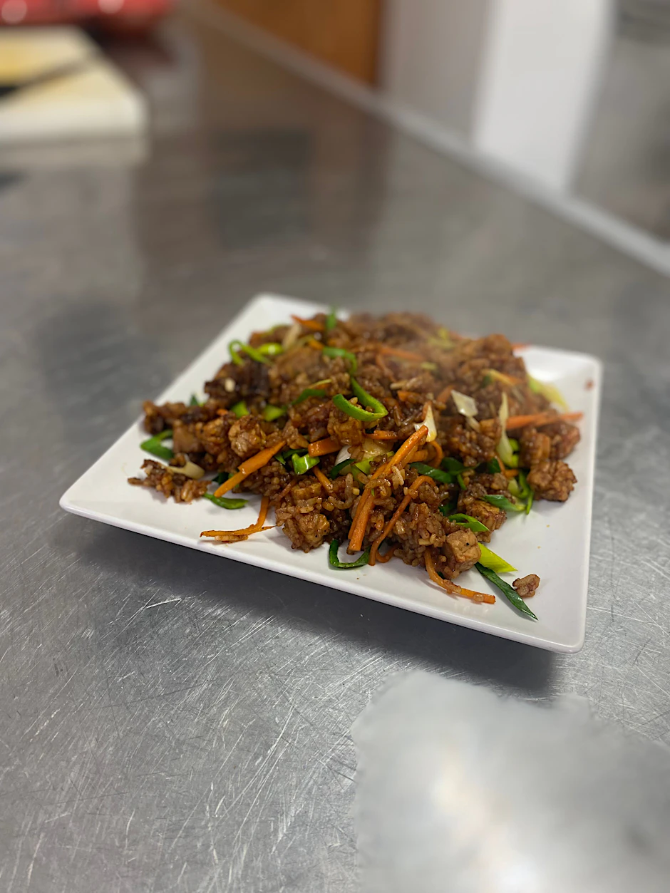 Auch vegan mit Tempeh und chinesischer Gochujang Paste eine echte Geschmacksbombe und sehr schnell gemacht.
            
            
            
