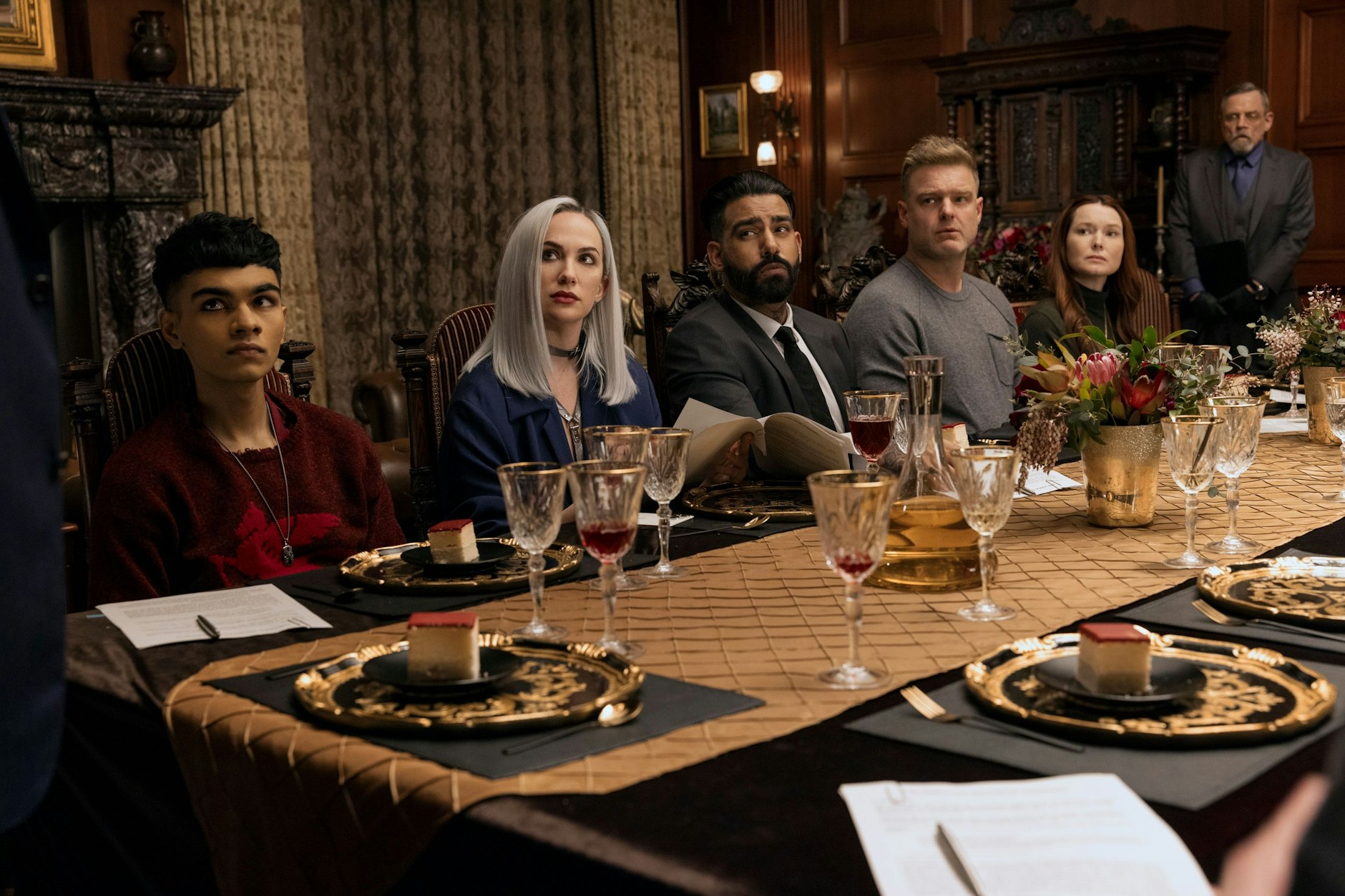 Die Familie Usher in der neuen Netflix-Serie „Der Untergang des Hauses Usher“