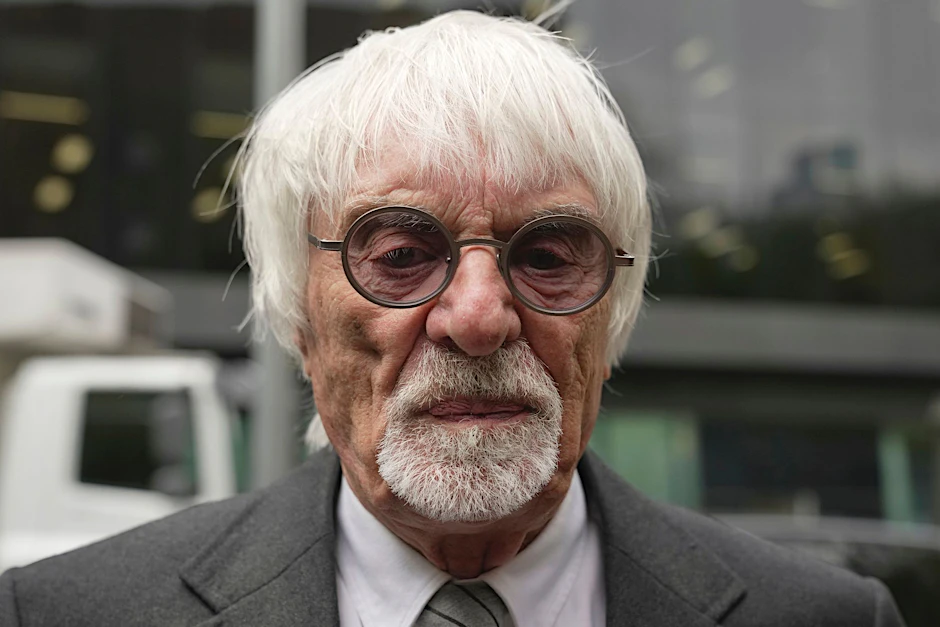ARCHIV - Bernie Ecclestone spricht Max Verstappen großes Lob aus.  