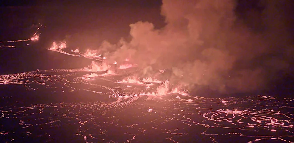 Das Bild zeigt einen Vulkanausbruch auf Hawaii im September. Auch unter Italien liegt ein riesiges Magma-Feld.