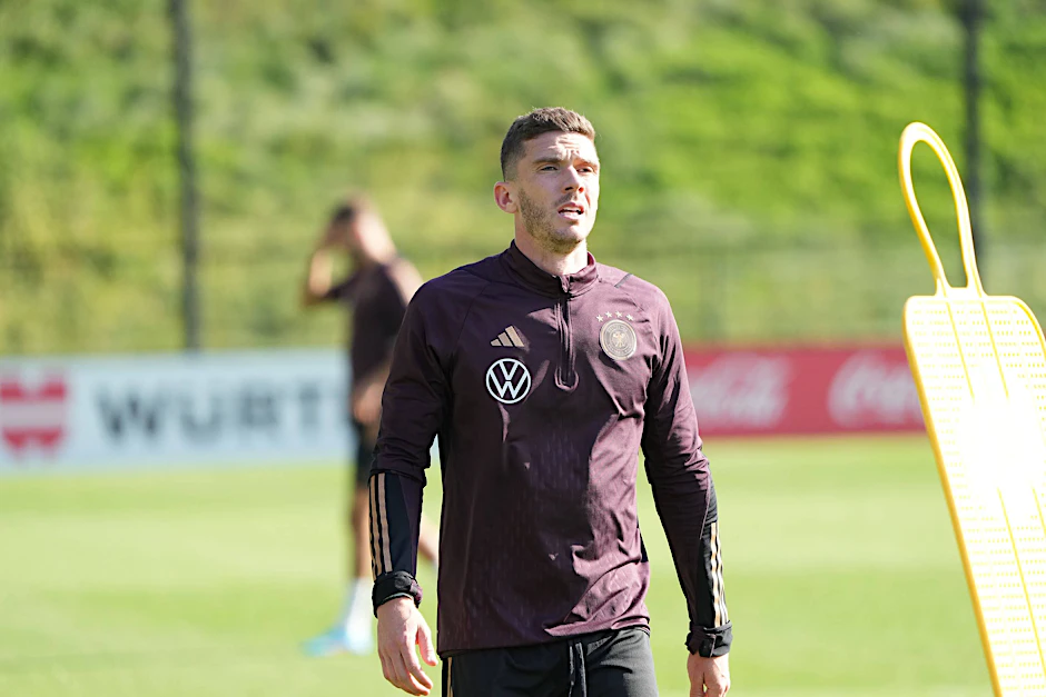 Nationalspieler Robin Gosens (29), Star des 1. FC Union, warnt vor dem Druck, der auf ihm und seinen Kollegen lastet.&nbsp;