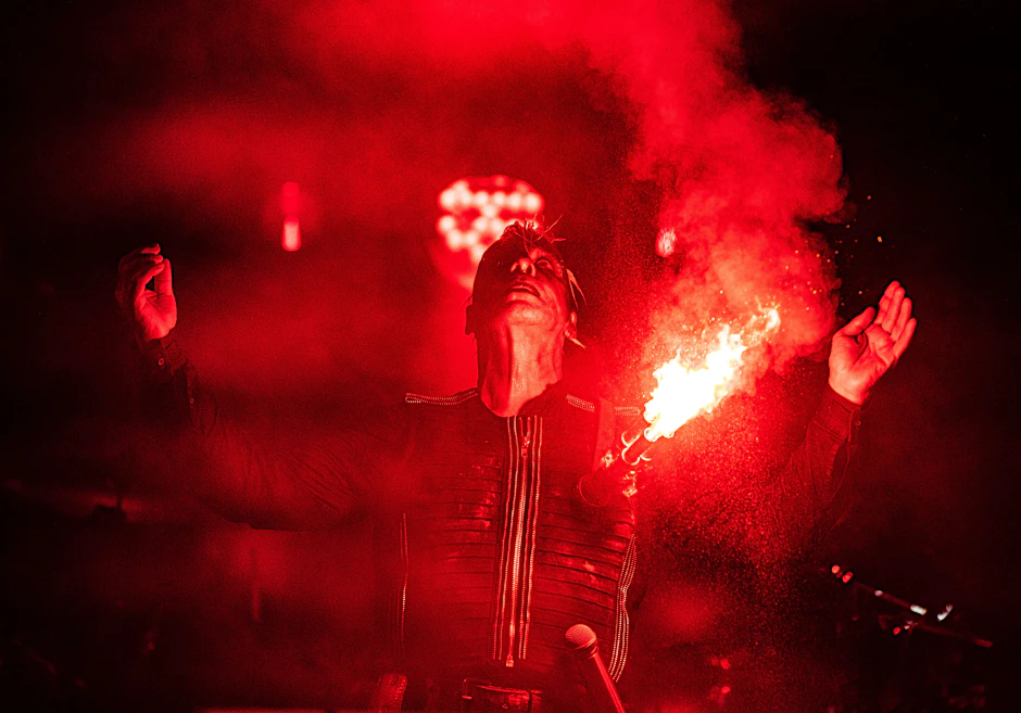 Die Rocker von Rammstein sind für ihre spektakulären Bühnenshows bekannt. Was planen sie für die Tour im Jahr 2024?