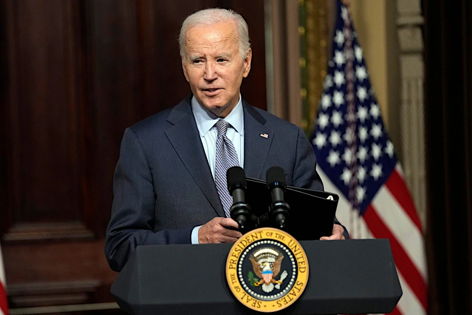 US-Präsident Joe Biden spricht mit führenden Vertreterinnen und Vertretern der jüdischen Gemeinden in den USA im Weißen Haus.  