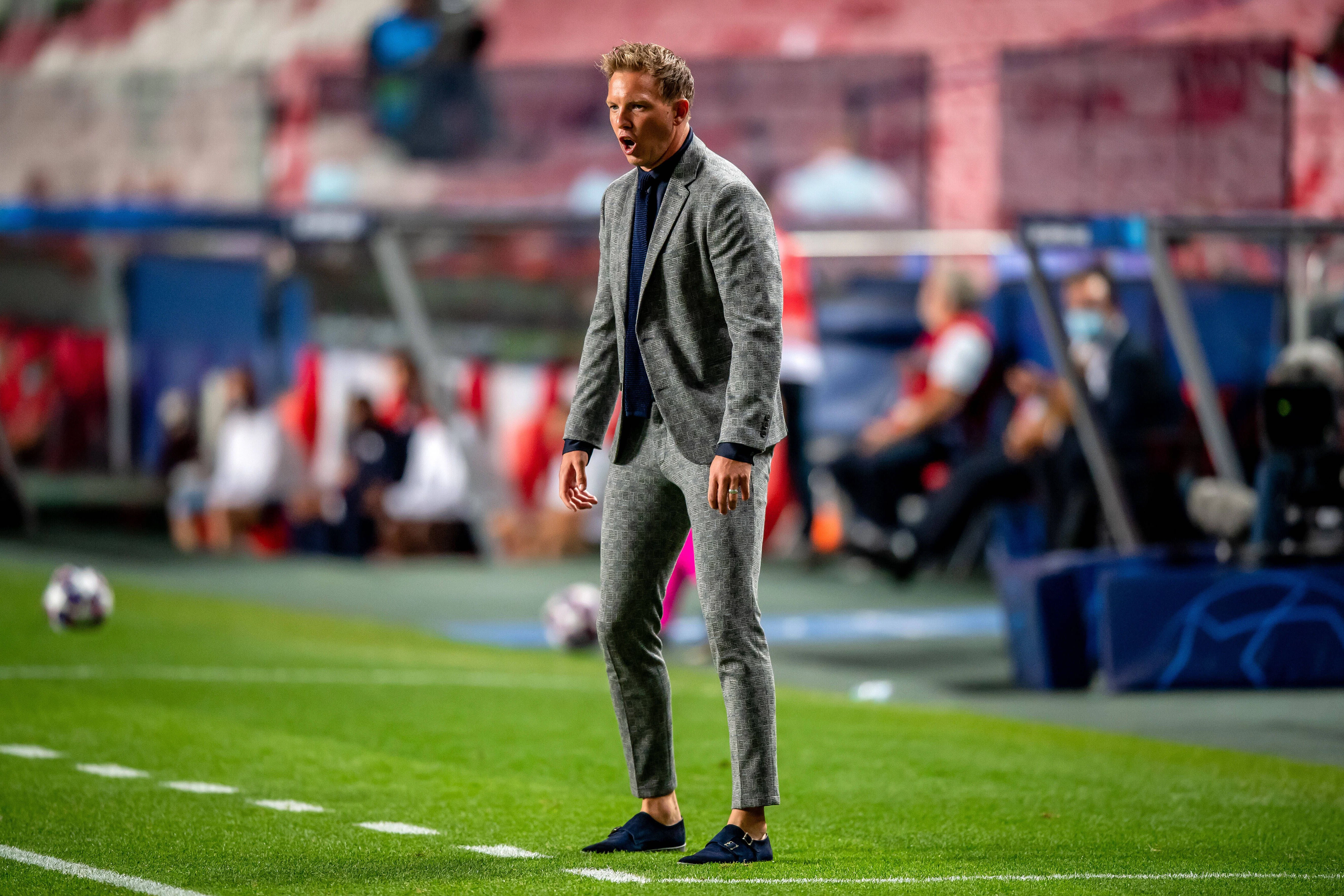 Wie ein „erschossenes Sofa“: Über Julian Nagelsmanns Anzug im Champions-League-Halbfinale 2020 machte sich Mehmet Scholl lustig.&nbsp;