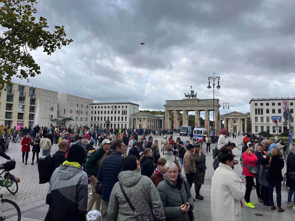 Wahlen in Polen: Regierungspartei PiS knapp vorn, Machtwechsel möglich