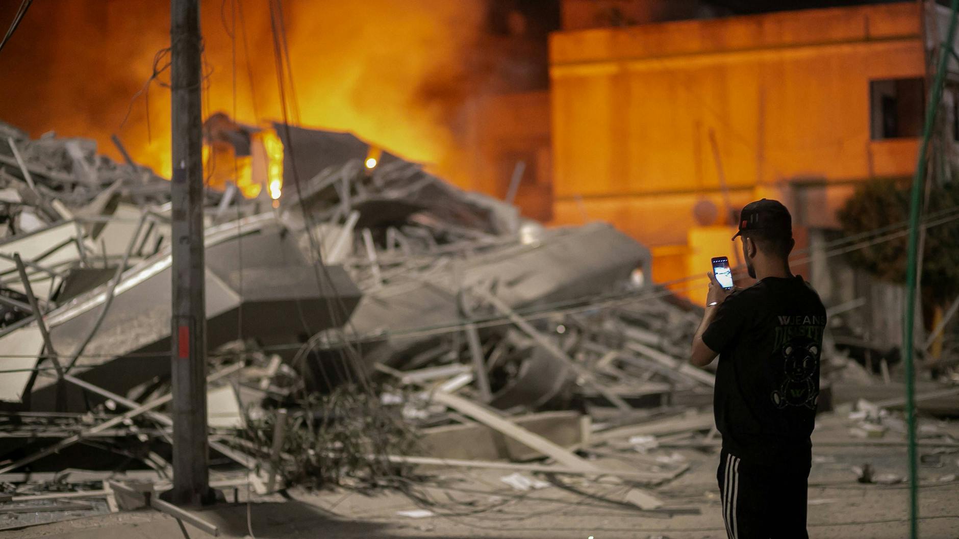 Nach dem Massaker in Israel und den folgenden Angriffen auf den Gaza-Streifen werden Opferzahl und Zerstörung immer größer.