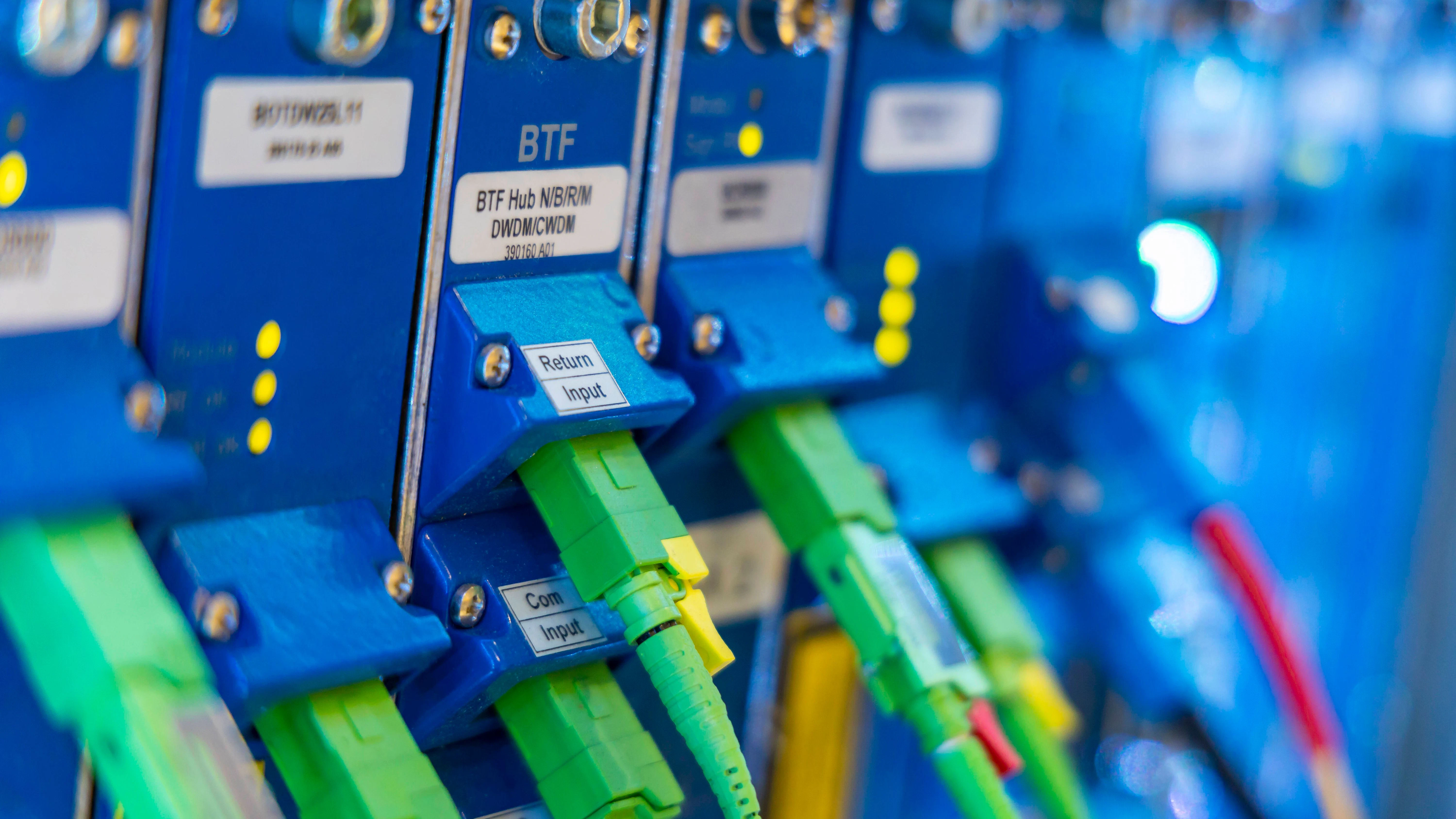Viele Anbieter bauen ihre Netze weiter aus, doch an der Geschwindigkeit hapert es oft.