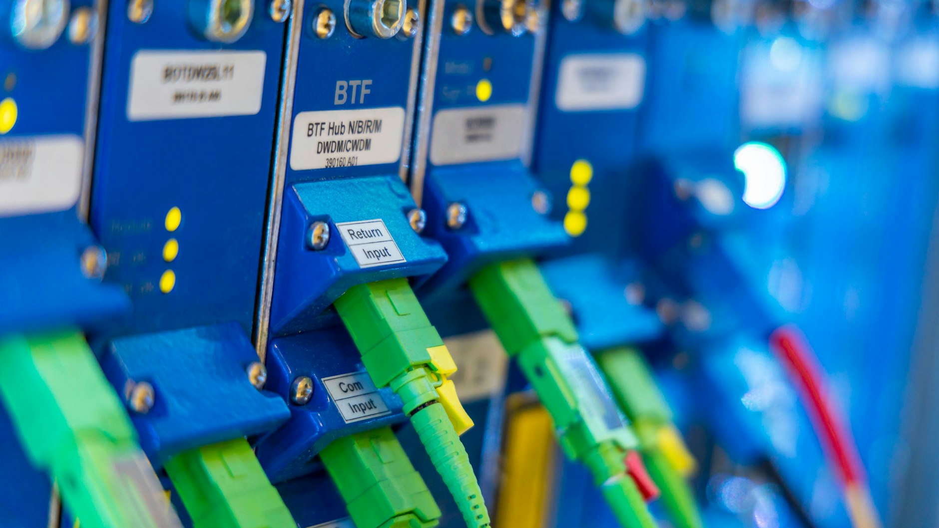 Viele Anbieter bauen ihre Netze weiter aus, doch an der Geschwindigkeit hapert es oft.