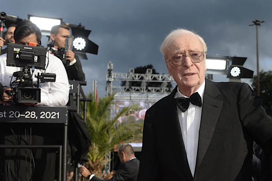 Gut gemacht: Michael Caine im Jahr 2021, als er beim Karlovy Vary International Film Festival für sein Lebenswerk ausgezeichnet wird.