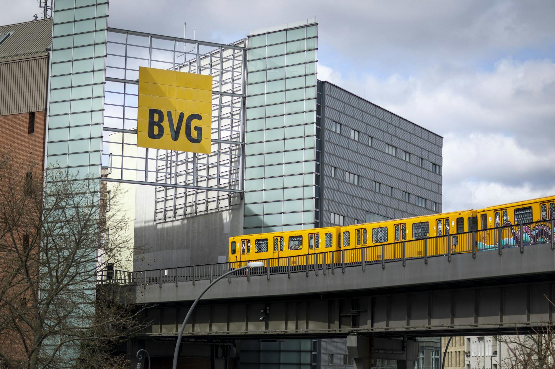 In den Bussen und Bahnen der BVG gehen nicht selten Sachen verloren.