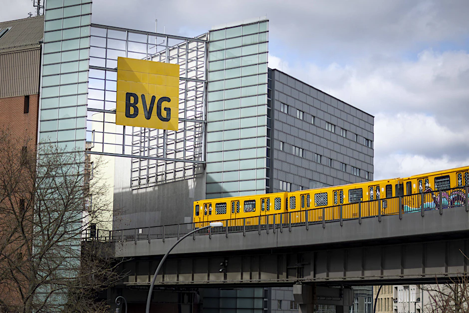 In den Bussen und Bahnen der BVG gehen nicht selten Sachen verloren.