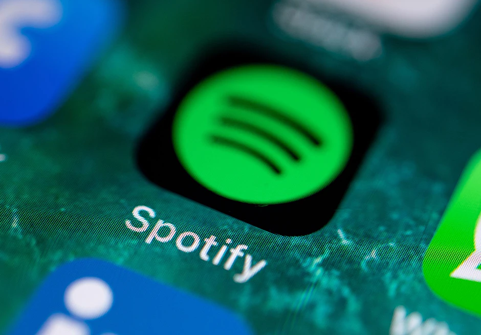 ARCHIV - Der Preis eines Spotify-Einzelabos ist von 9,99 auf 10,99 Euro gestiegen.  