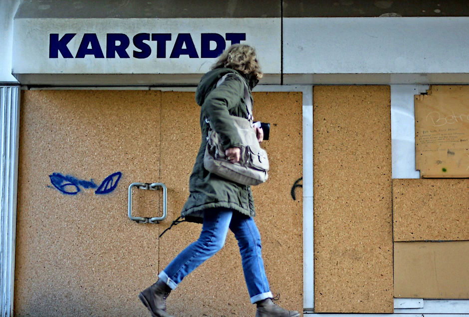 Immer mehr Unternehmen beantragen Regelinsolvenz. Ehemalige Konzernriesen wie Karstadt haben sogar mehrere Verfahren hinter sich.