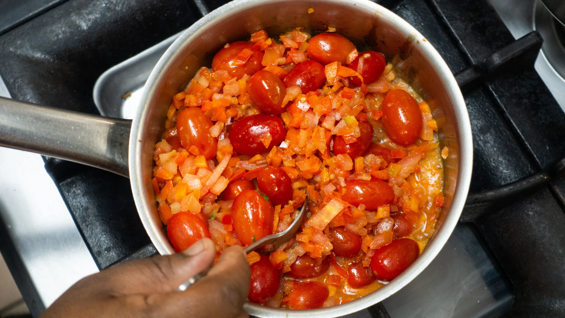 Ashley Dokter macht in sein Chutney gerne noch Tomaten rein.