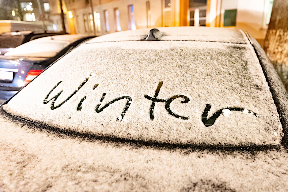 Kommt der Schnee - und bleibt er liegen? Das wird sich am Wochenende zeigen - es könnte beim Wetter eine echte Überraschung geben.