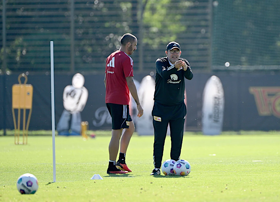 Urs Fischer und Verteidiger Leonardo Bonucci (36): Der Cheftrainer des 1. FC Union hat am Sonnabend gegen Stuttgart eine knifflige Entscheidung zu treffen.
