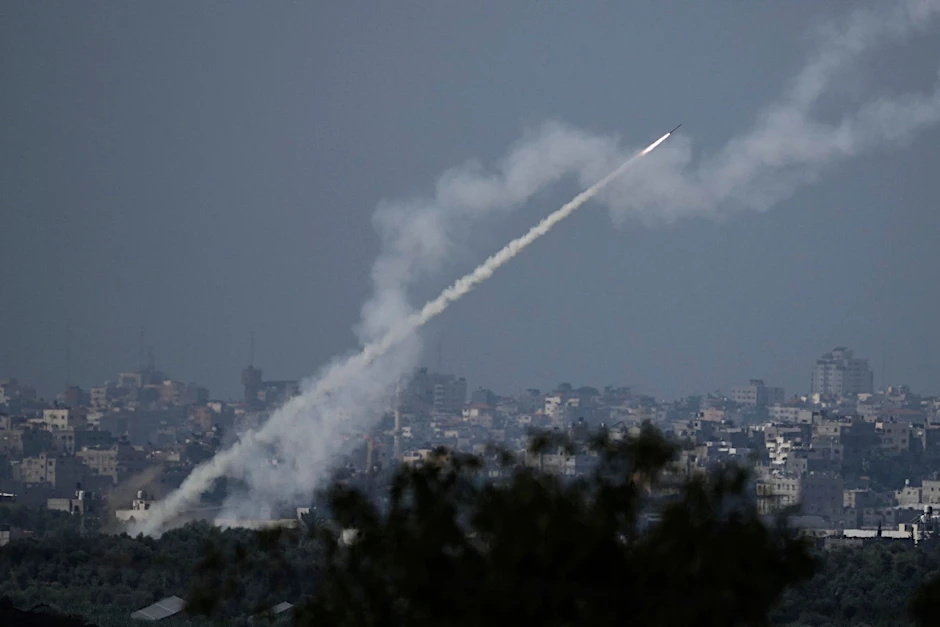 Raketen werden aus dem Gazastreifen auf Israel abgefeuert.  