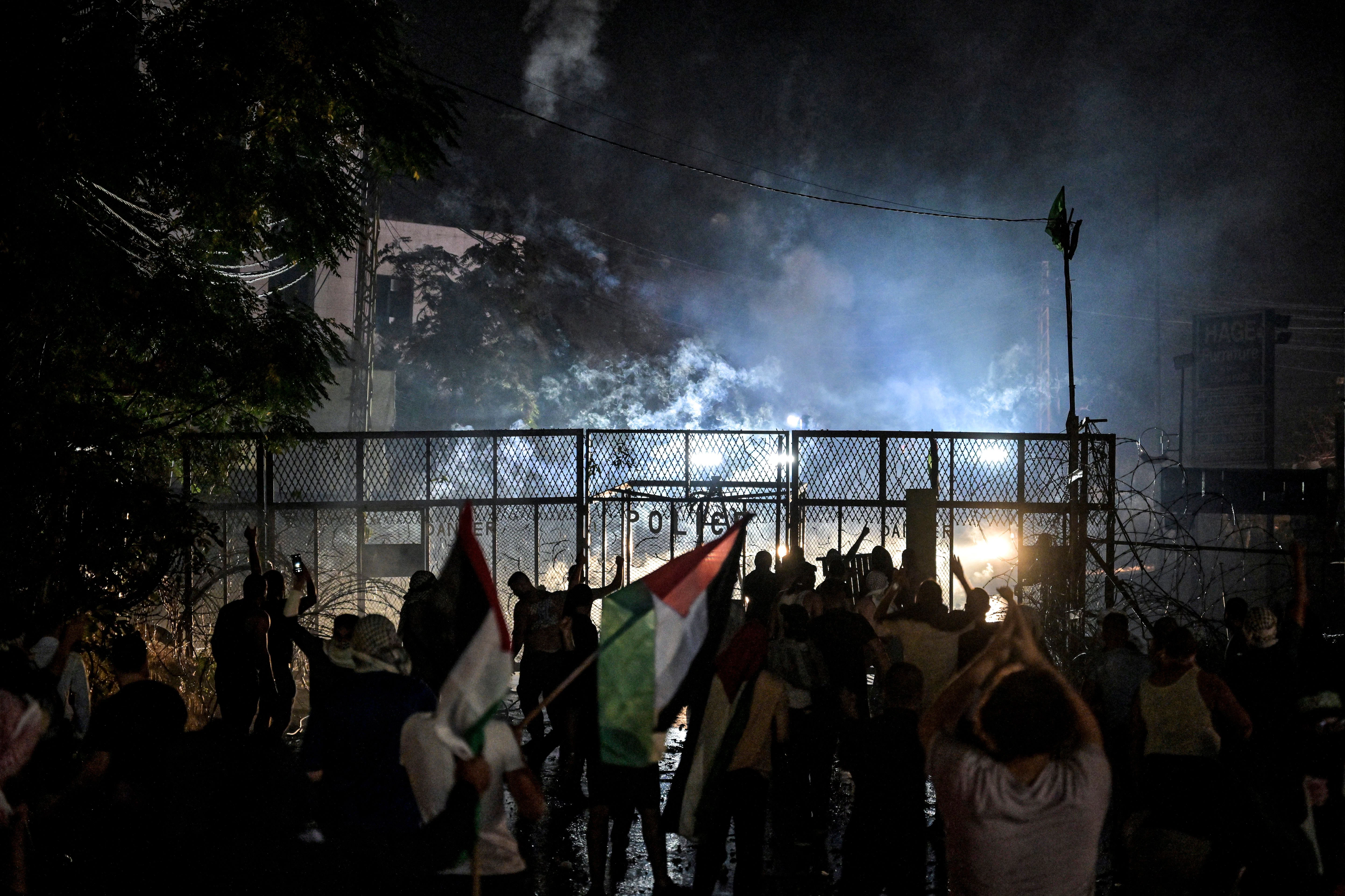 Demonstranten vor der US-amerikanischen Botschaft im Libanon&nbsp;