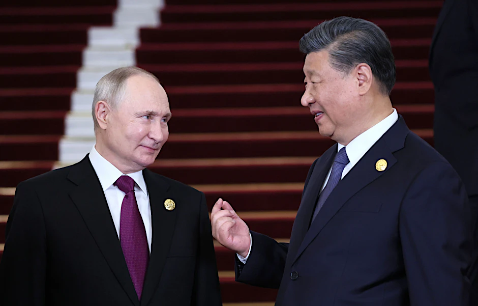 Russlands Präsident Wladimir Putin (l.) und Chinas Staatschef Xi Jinping am Dienstag in Peking.