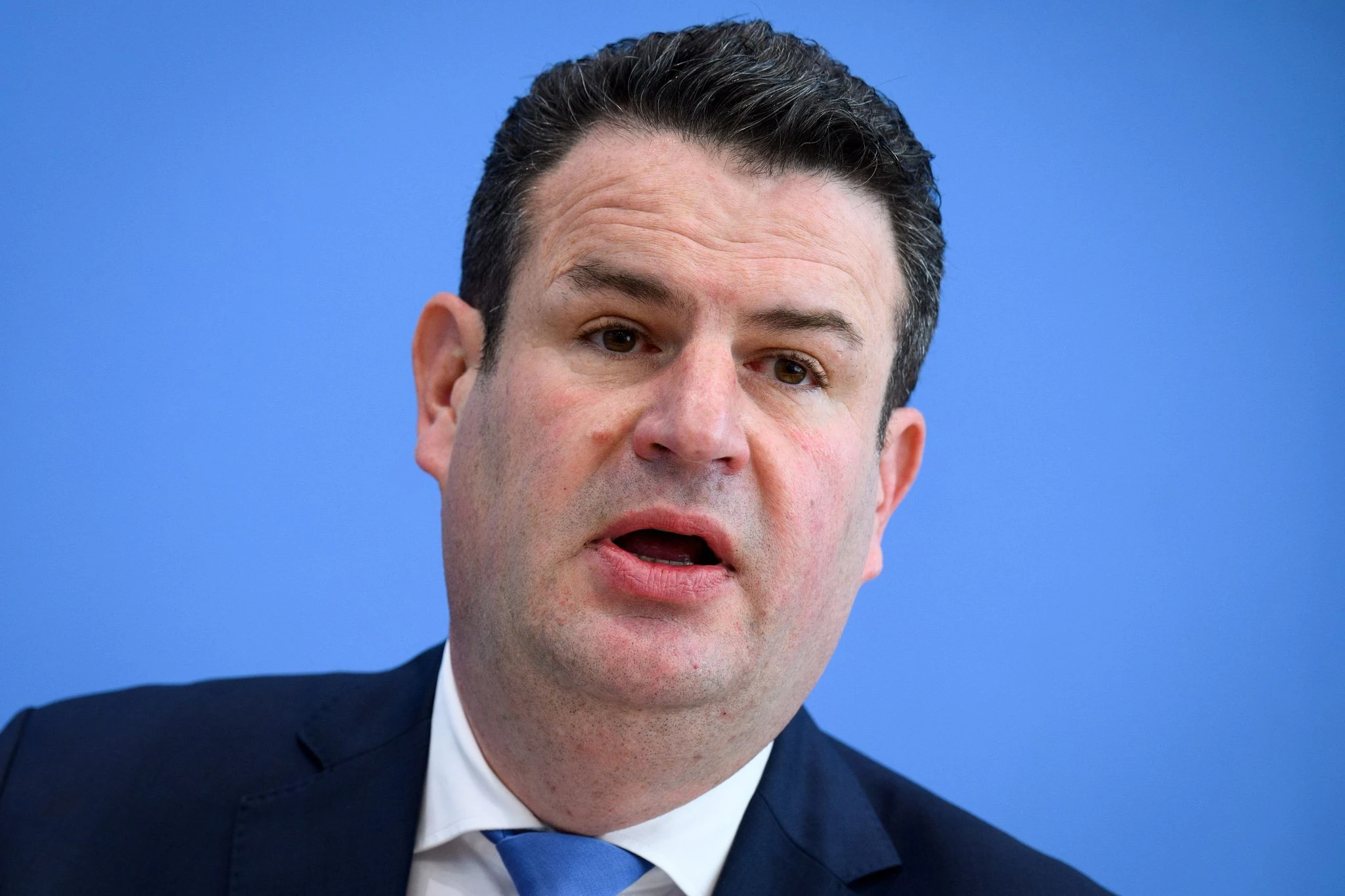 Arbeitsminister Hubertus Heil informierte in der Bundespressekonferenz über geplante Maßnahmen zur Arbeitsmarktintegration.