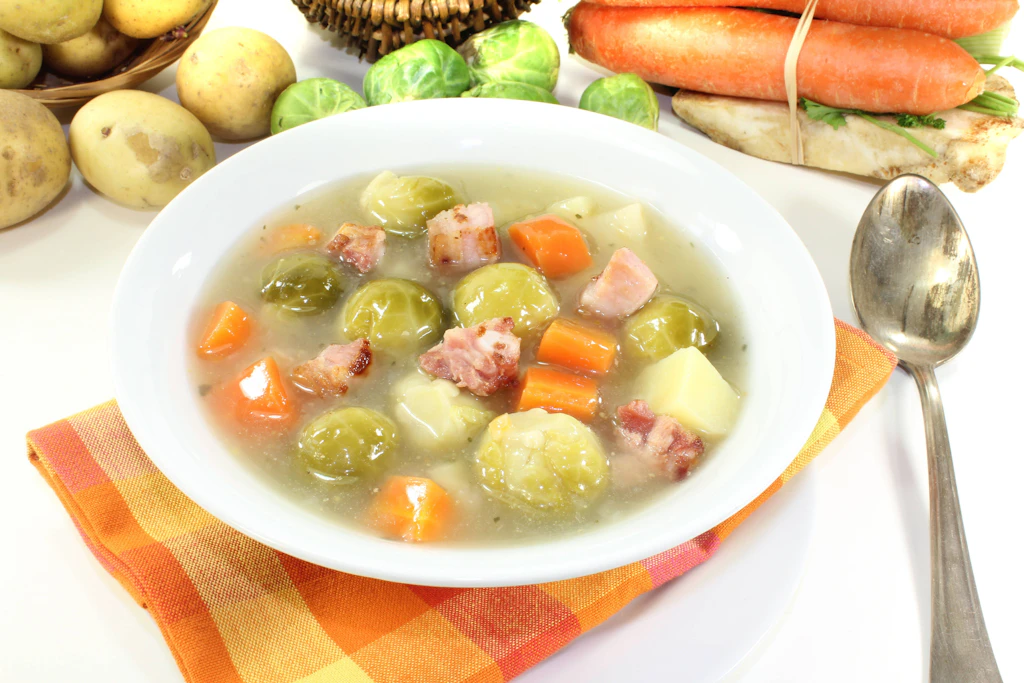 Omas deftiger Rosenkohl-Kartoffel-Eintopf – das Seelenwärmer-Rezept!