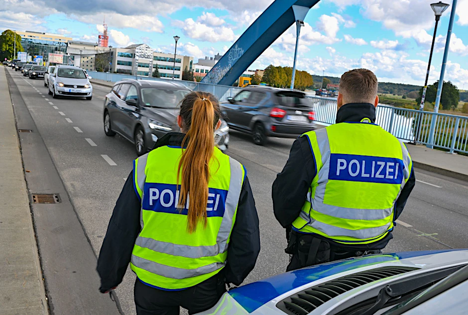 Die Bundespolizei kontrolliert den Einreiseverkehr am deutsch-polnischen Grenzübergang.&nbsp;